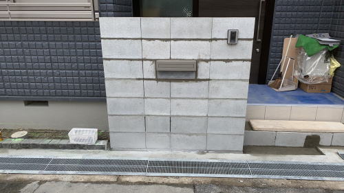 大阪寝屋川 門柱下地ブロック積み完了