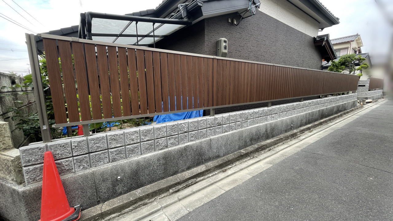 大阪高槻 ブロック塀リフォーム 北西側 LIXIL フェンスAB TS2型/シャイングレー T-10