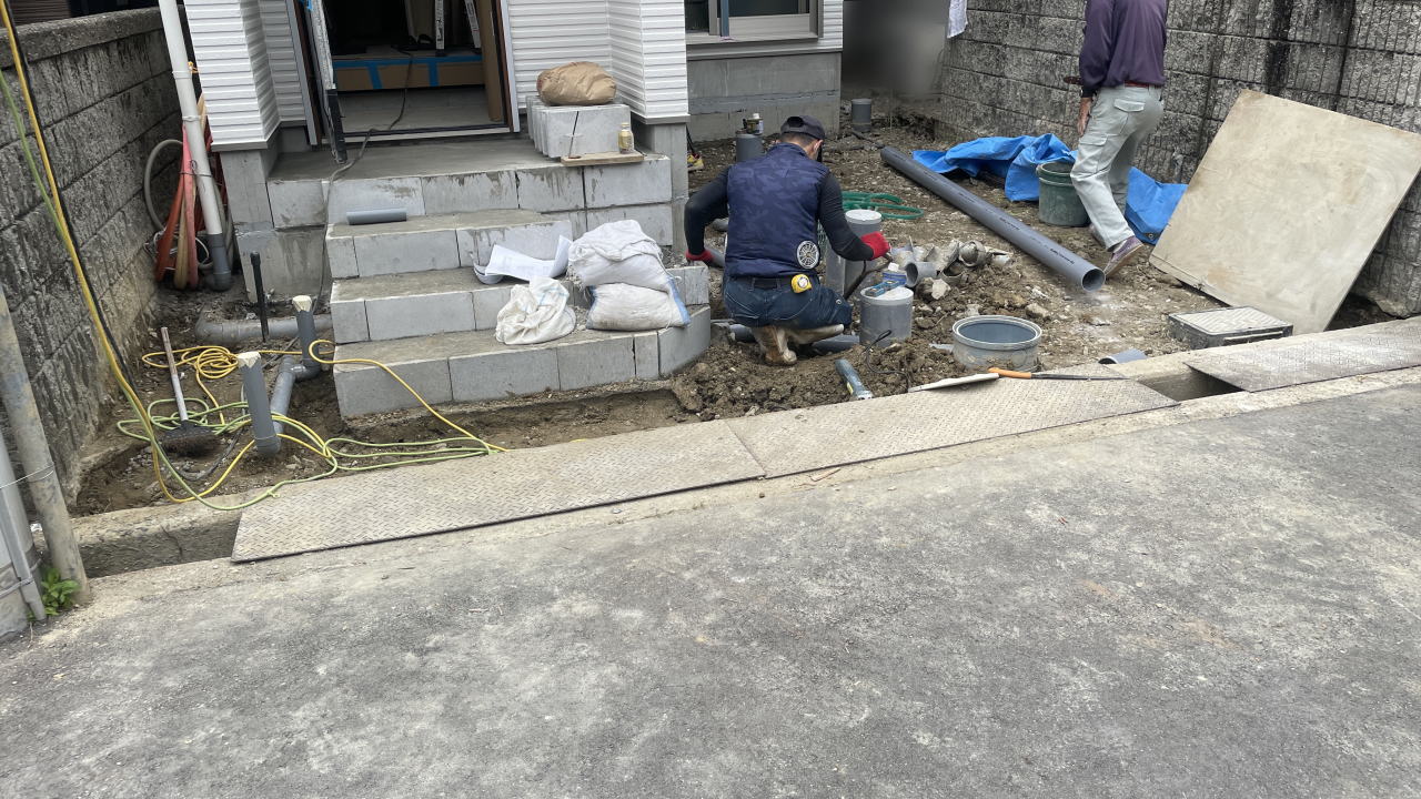 茨木市モデルハウス 新築外構 ガレージ 掘削
