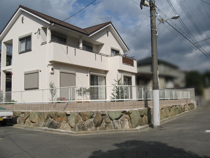 茨木市S様邸 道路境界沿い 化粧ブロック積み フェンス設置