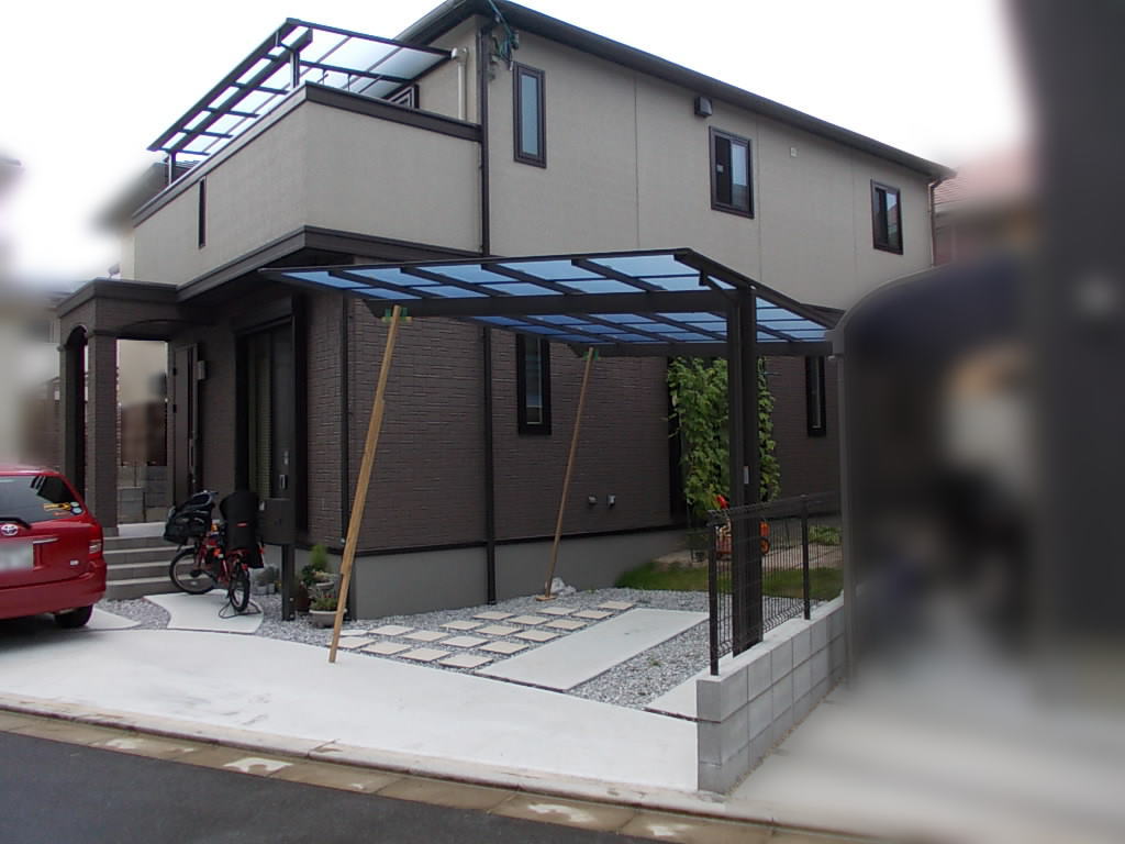 高槻市M様邸　カーポート・ベランダ屋根設置後