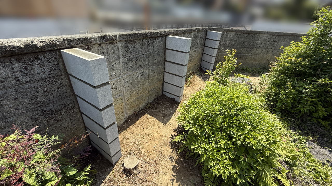 枚方市M様邸　道路境界沿い　控えブロック積み