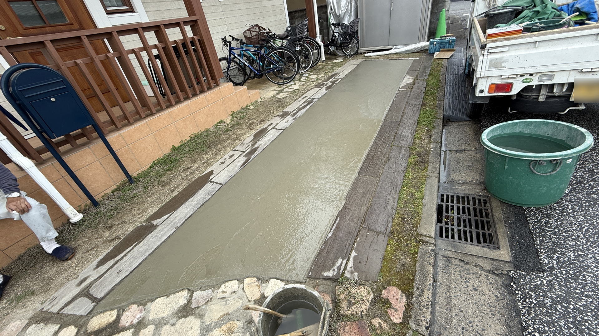 高槻市H様邸 ガレージ 洗い出し打設