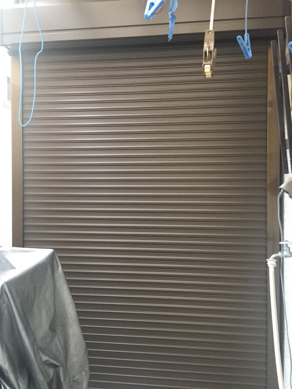 高槻市I様邸　ベランダ　文化シャッター　マドマスタータップ スタンダード手動タイプ/ブロンズ