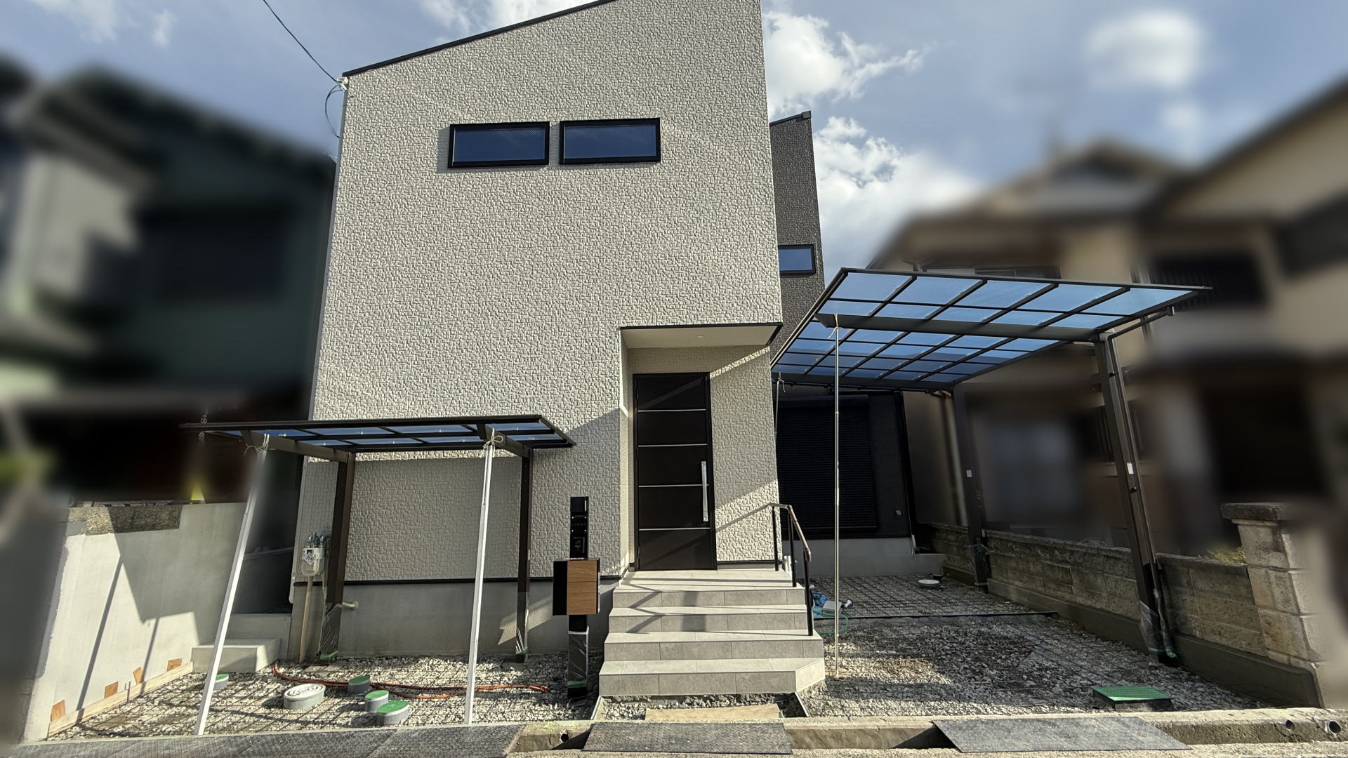 高槻市M様邸　ガレージ・アプローチ・自転車置き場　成形伸縮目地・スクリューメッシュ敷設