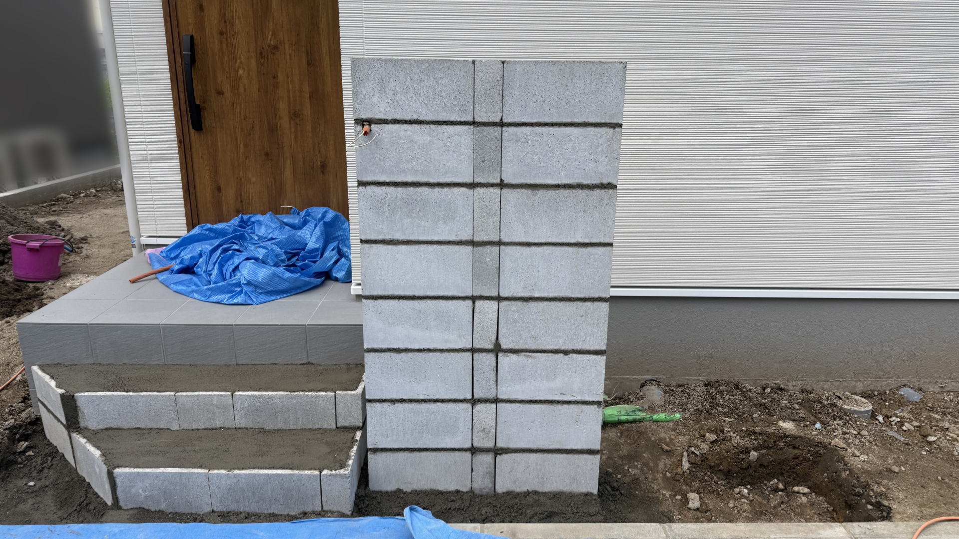 高槻市S様邸 アプローチ 門柱下地ブロック積み