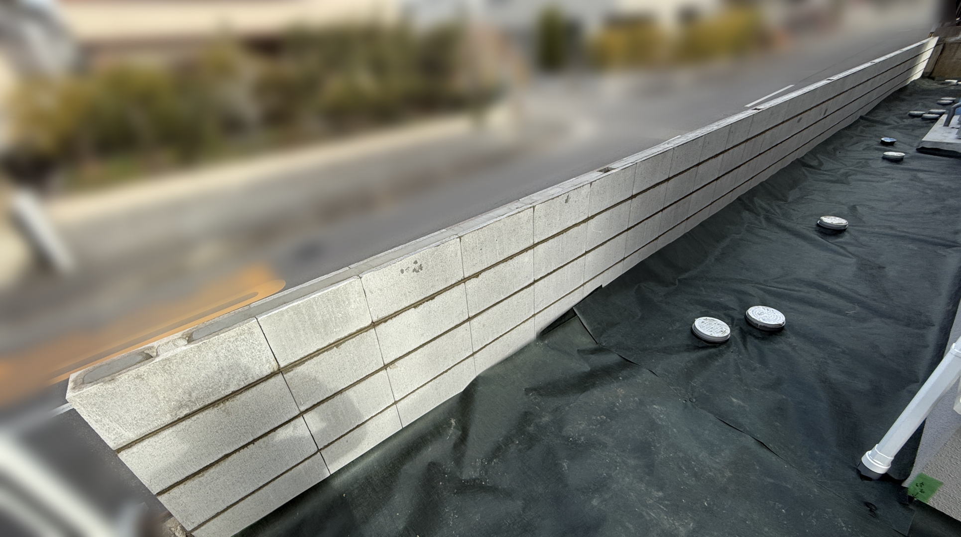 高槻市K様邸 道路境界沿い ブロック天端モルタル金コテ仕上げ