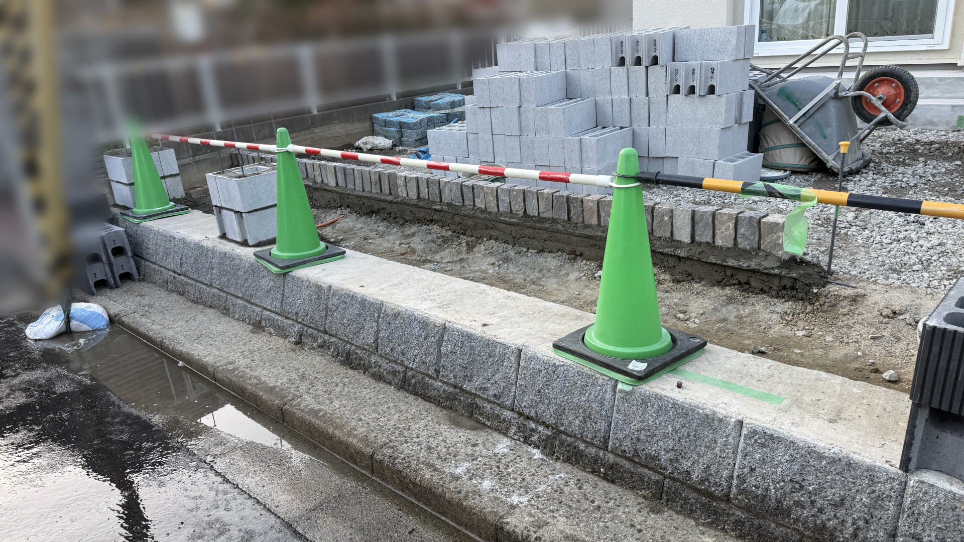 高槻市K様邸 ファサード 角柱下地ブロック積み