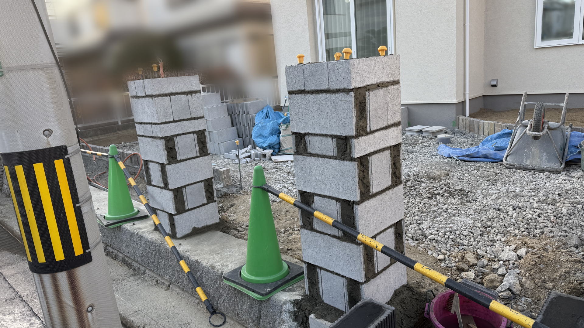 高槻市K様邸 アプローチ 門柱下地ブロック積み