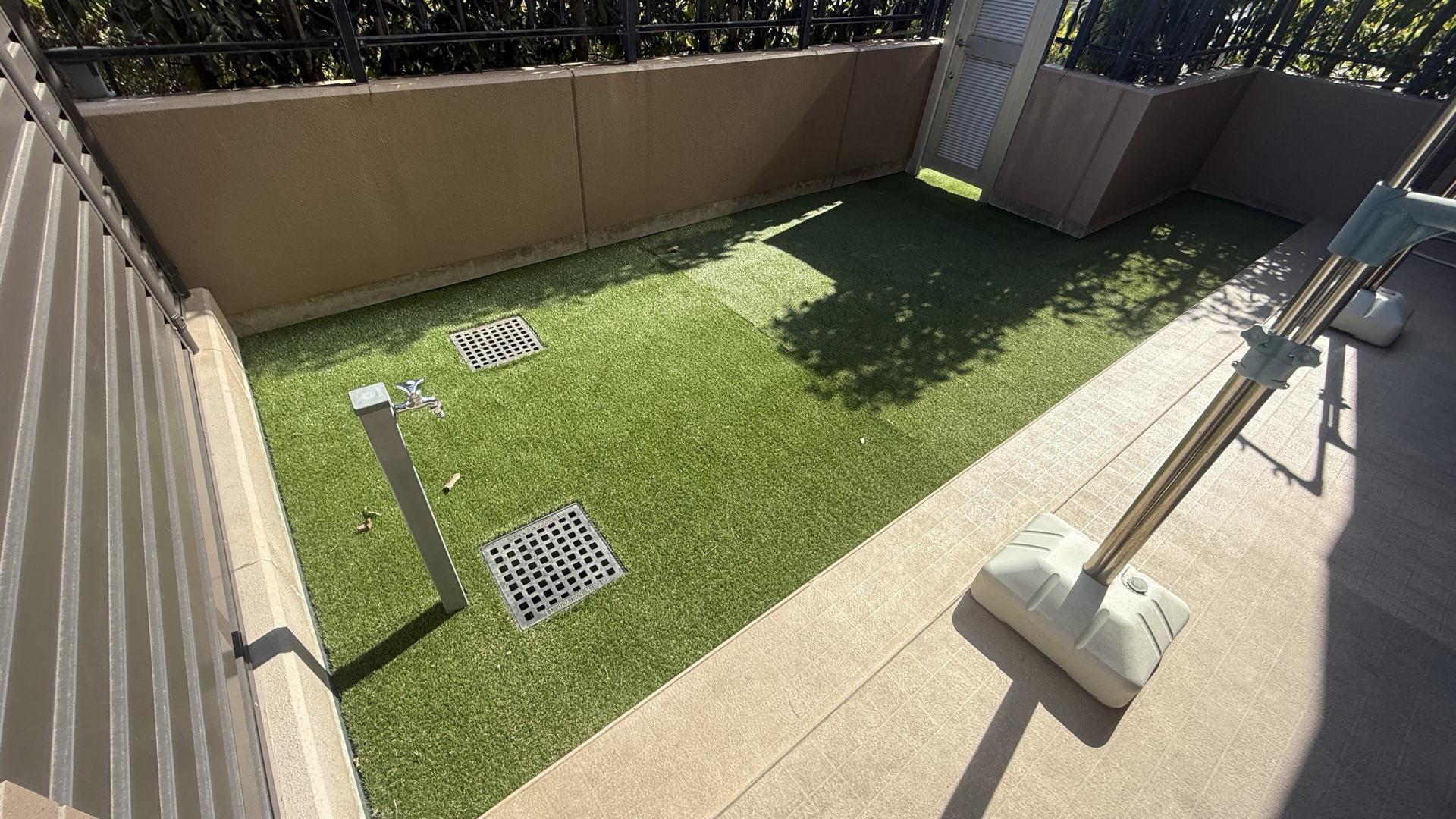 高槻市M様邸　お庭　ユニオンビズ　リアル人工芝メモリーターフ28㎜