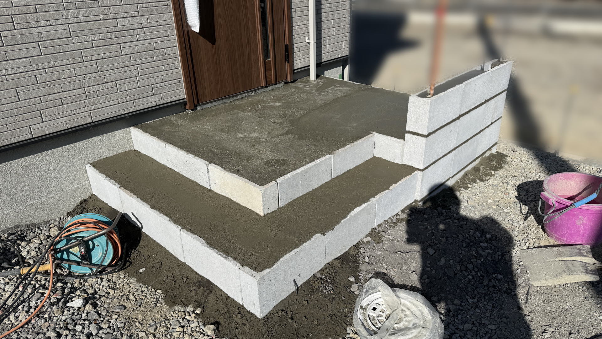 枚方市F様邸　アプローチ　玄関ポーチ下地工事