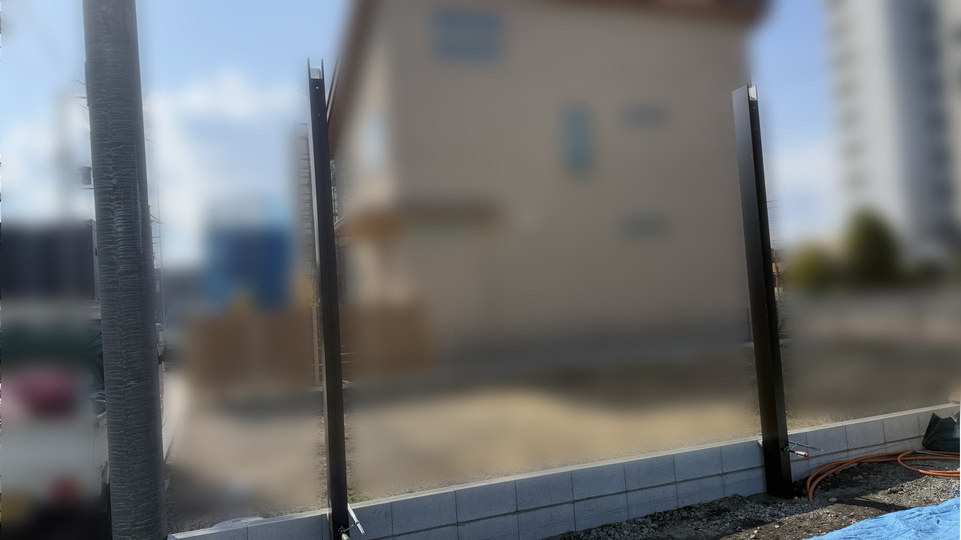 枚方市F様邸　カースペース　カーポート柱設置