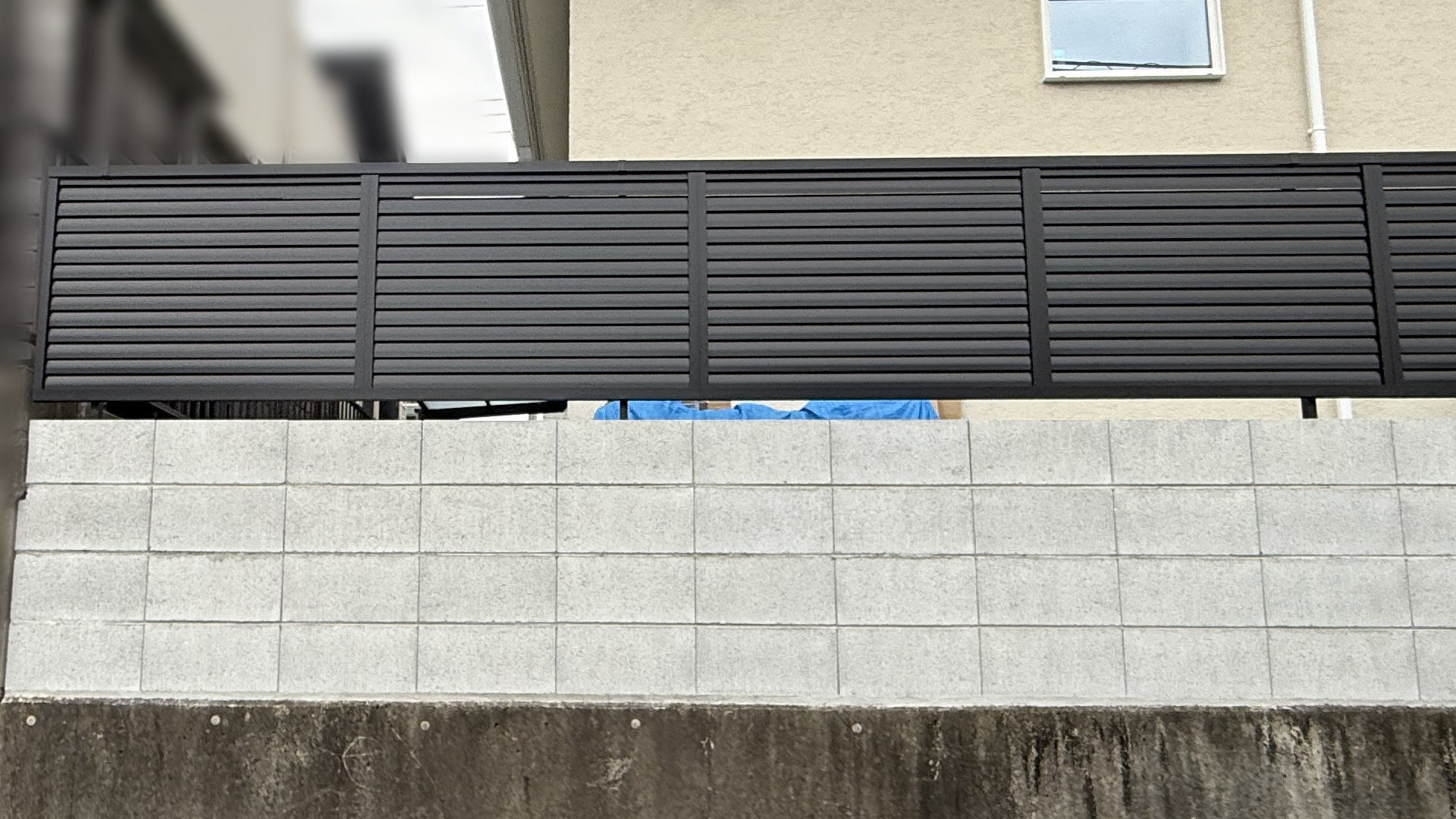 高槻市K様邸 道路境界沿い LIXIL フェンスAB YL3型/ブラック T-8