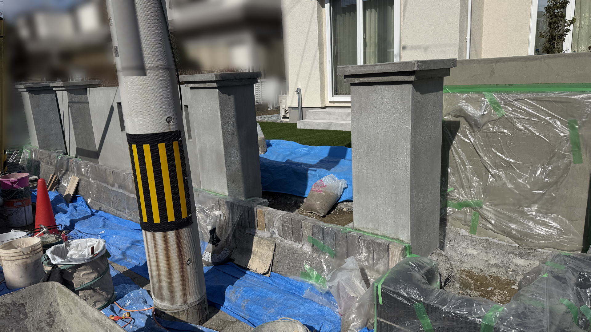 高槻市K様邸 ファサード 塀シーラー塗布