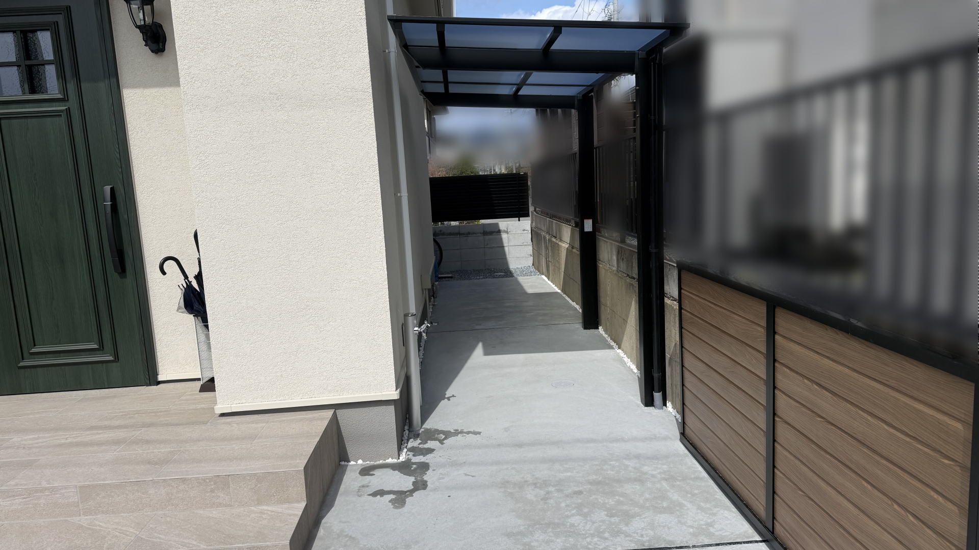 高槻市K様邸 自転車置き場 LIXIL ネスカFミニ18-29型/ブラック 熱線吸収ポリカ/クリアマットS