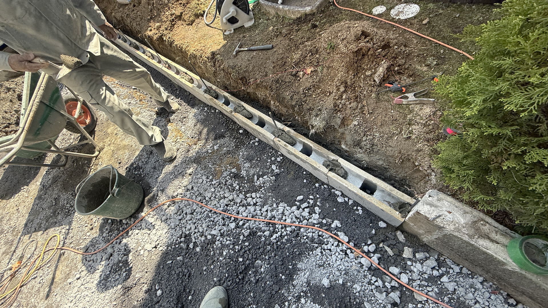 高槻市S様邸 ガレージ ブロック積み 太陽エコブロックス CB120ラクメジ付き