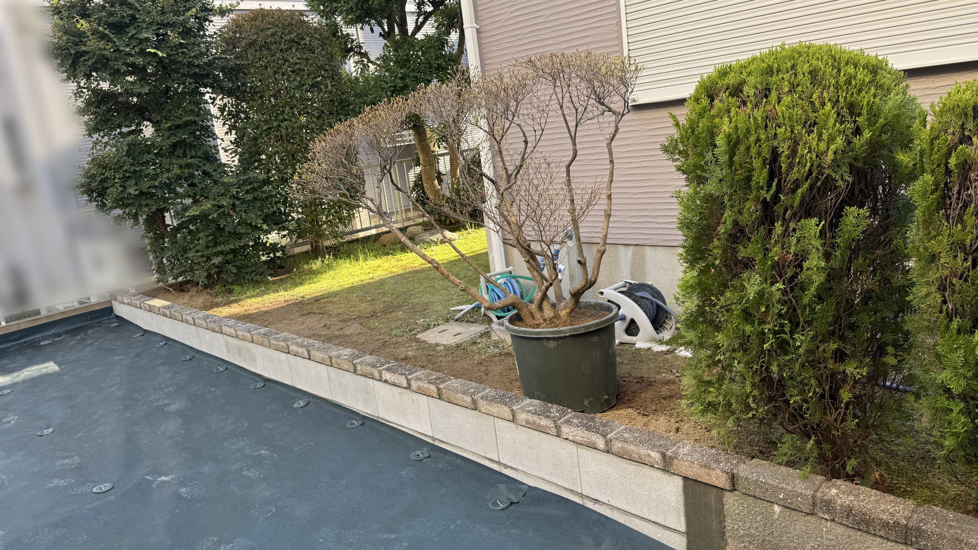 高槻市S様邸 カースペース ブロック積み 太陽エコブロックス CB120ラクメジ付き 笠木レンガ積み