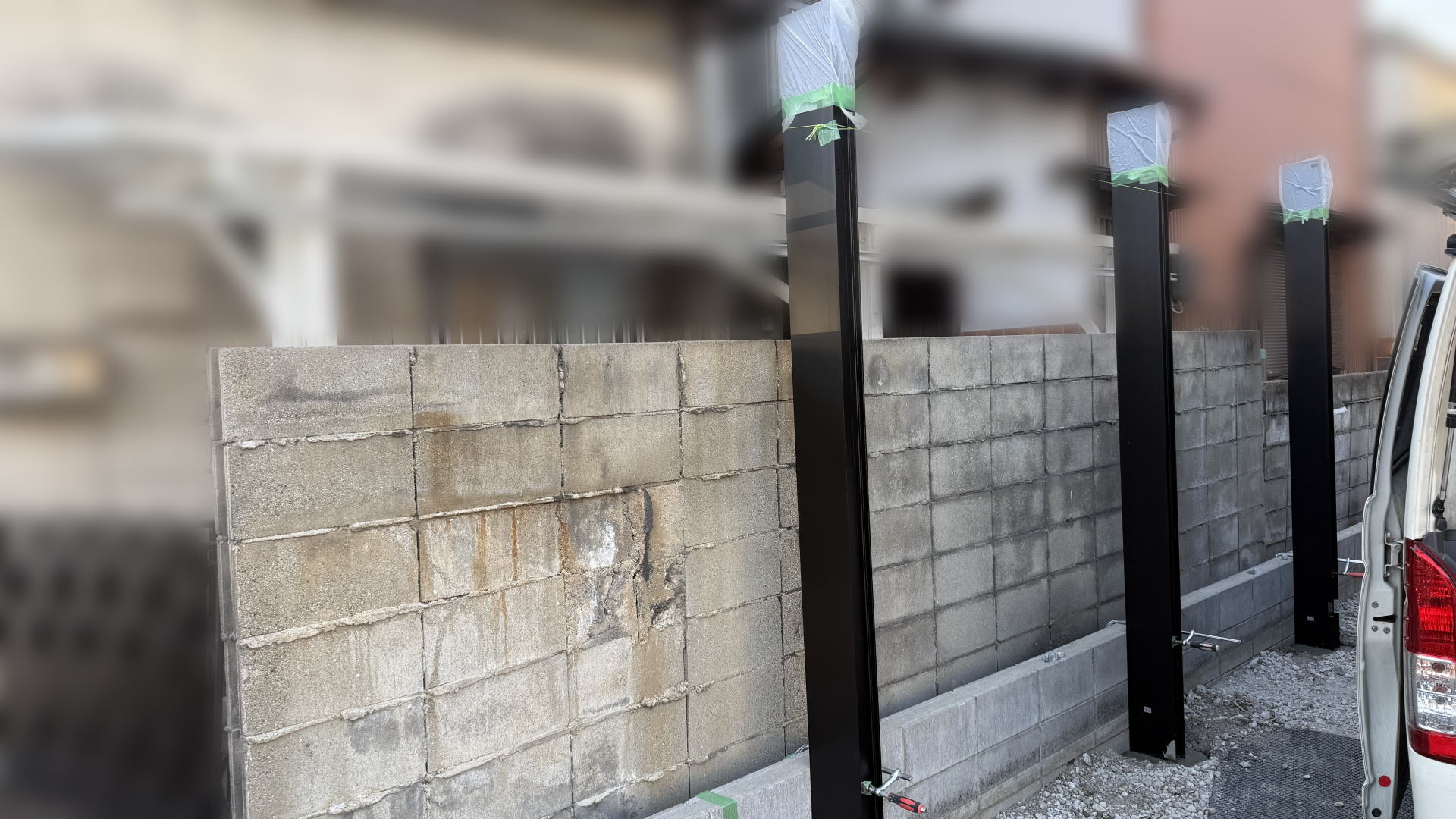 高槻市Y様邸　駐車スペース　カーポート柱設置