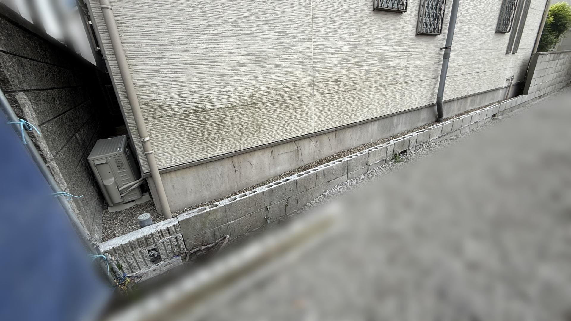 高槻市O様邸　隣地境界沿い　外構リフォーム後